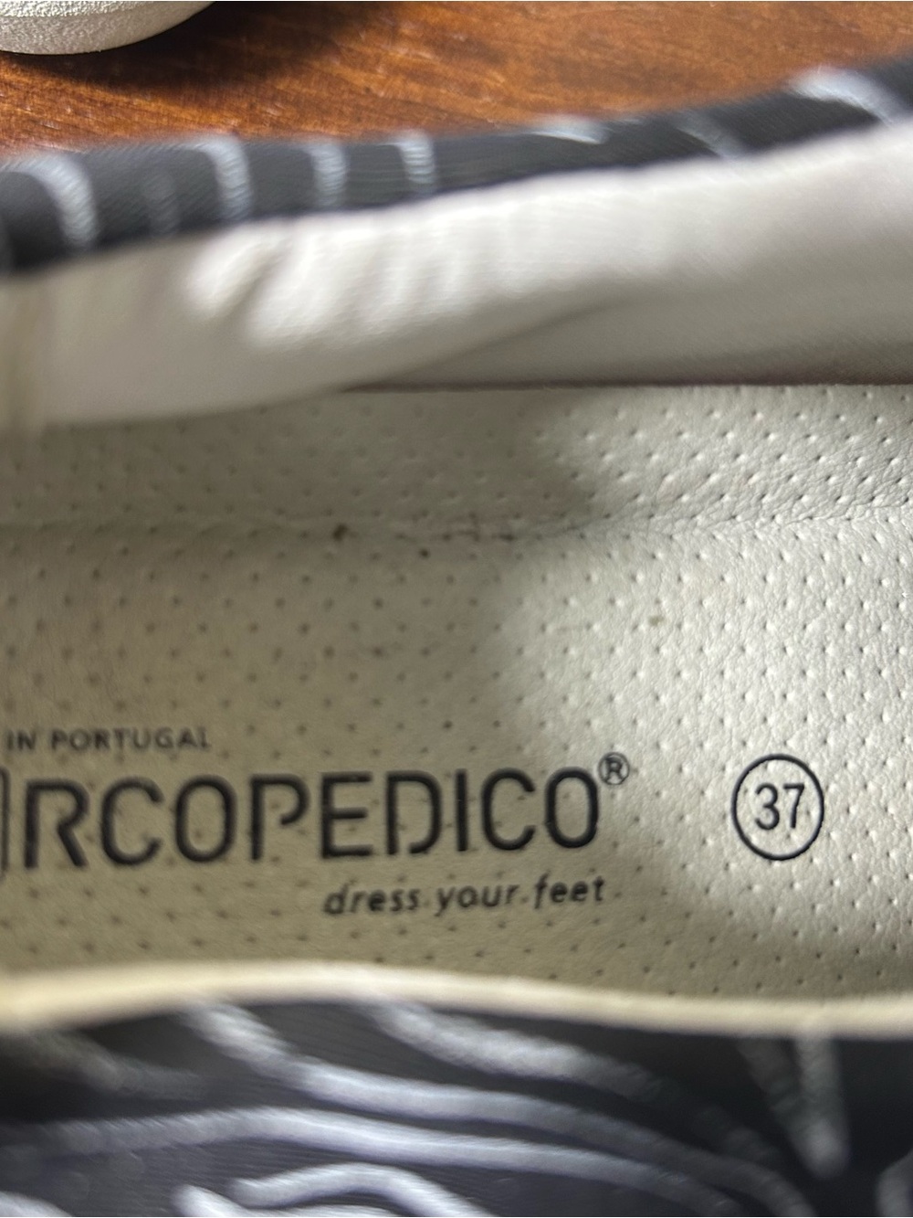 Arcopedico Sneakers Size EU 37 US 6.5 Black & White L76 Patterned Waves Casual - Picture 5 of 9